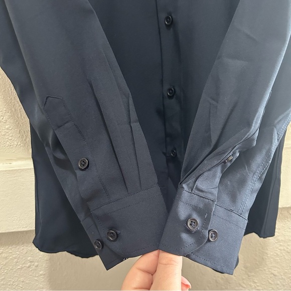 Tom Baine Navy Slim Fit 4-Way Stretch Wrinkle Free Button Down Top NWT Small - Picture 5 of 6